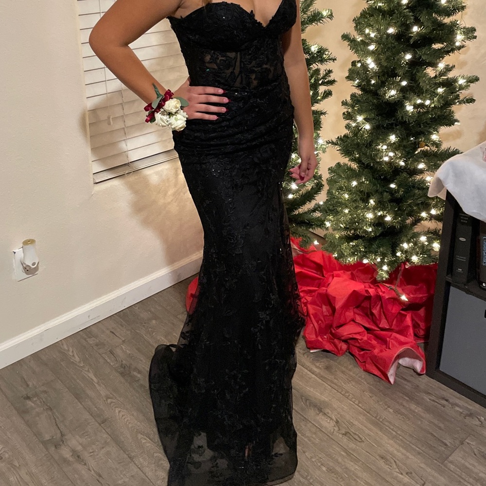 long black lace prom dress